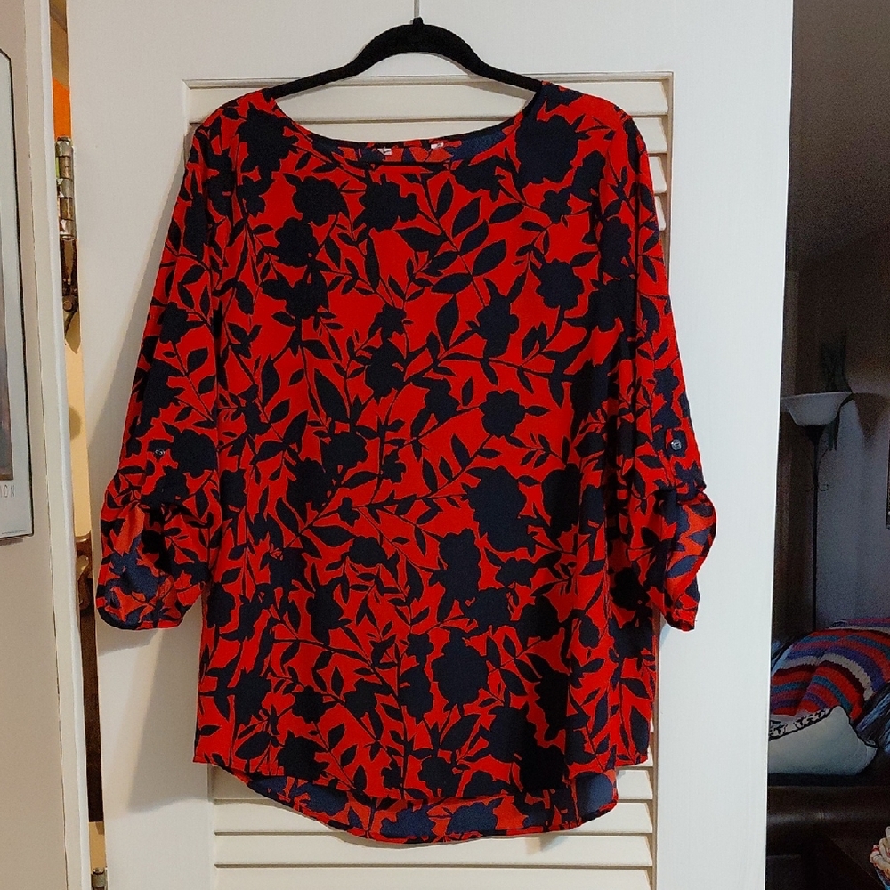 Croft & Barrow Approximate 2X Red & Blue Floral 3/4 Roll Tab Sleeve Tunic Blouse
